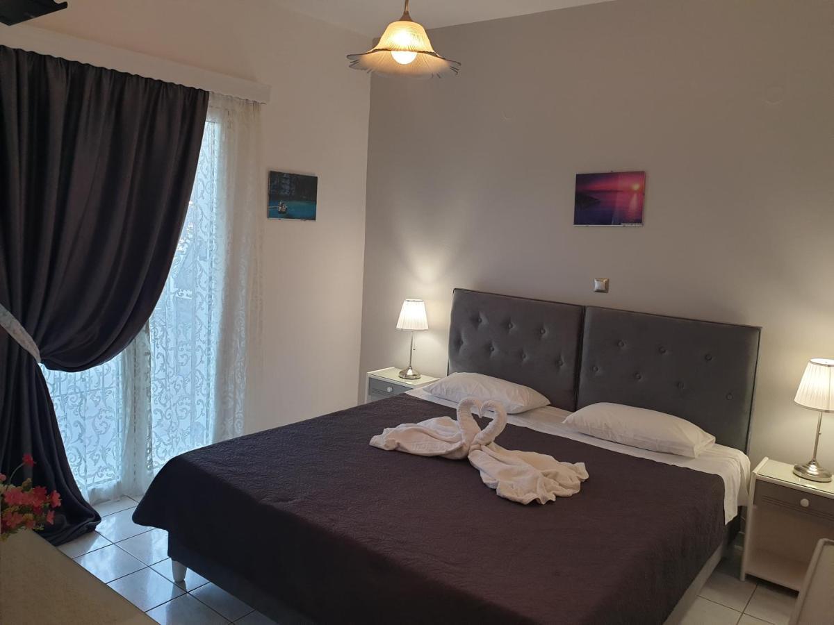 Makis Studios & Apartments Poros  Exterior photo