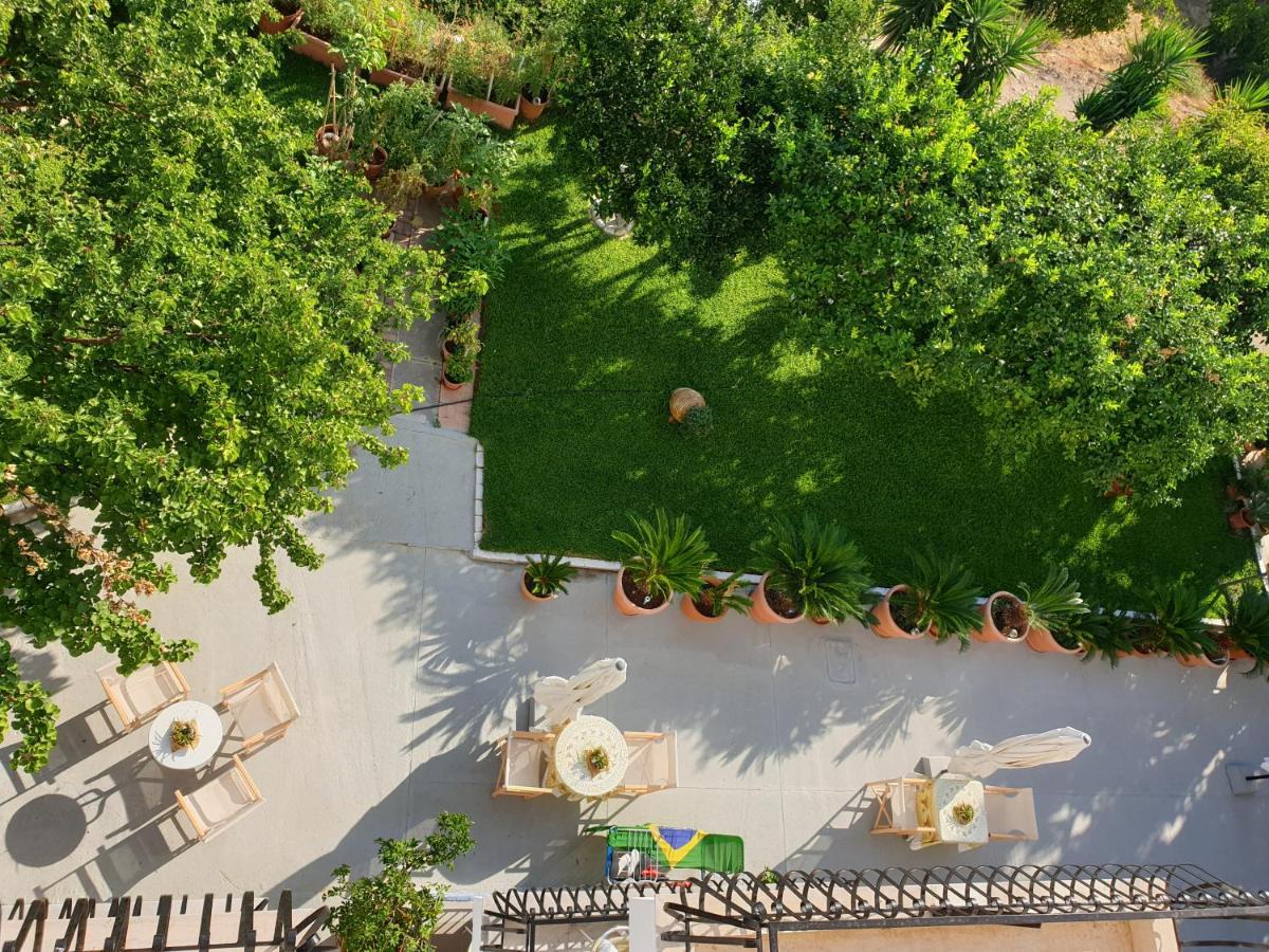 Makis Studios & Apartments Poros  Exterior photo