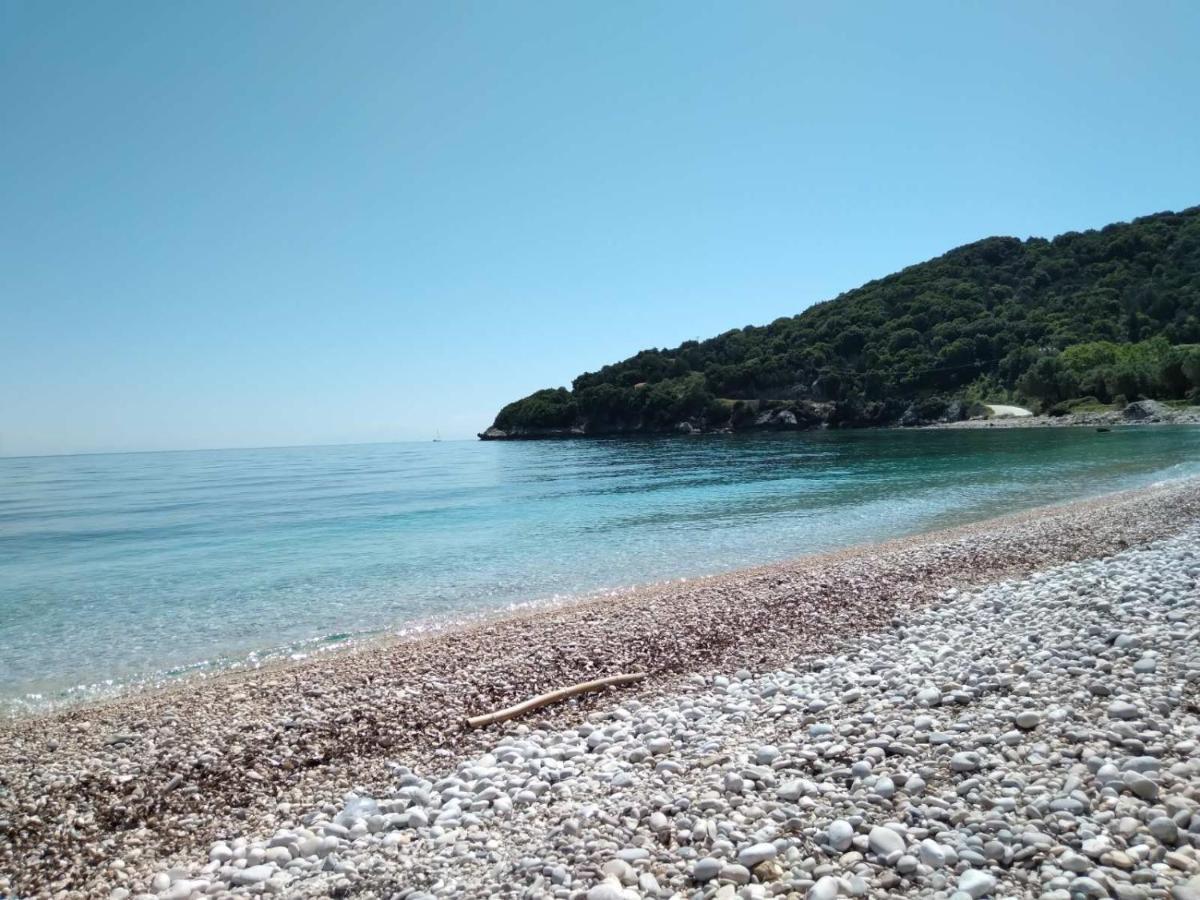 Makis Studios & Apartments Poros  Exterior photo