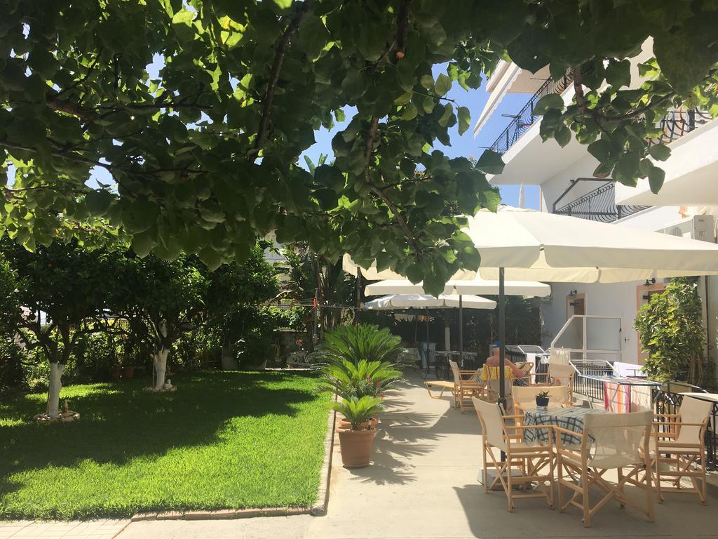 Makis Studios & Apartments Poros  Exterior photo