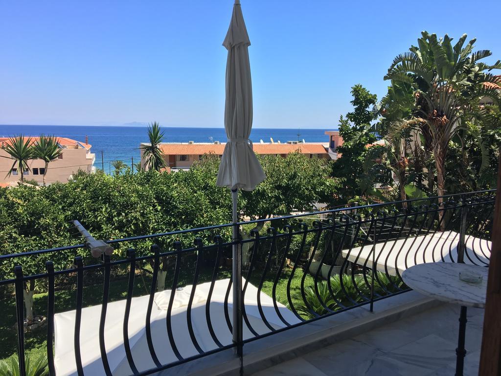 Makis Studios & Apartments Poros  Exterior photo