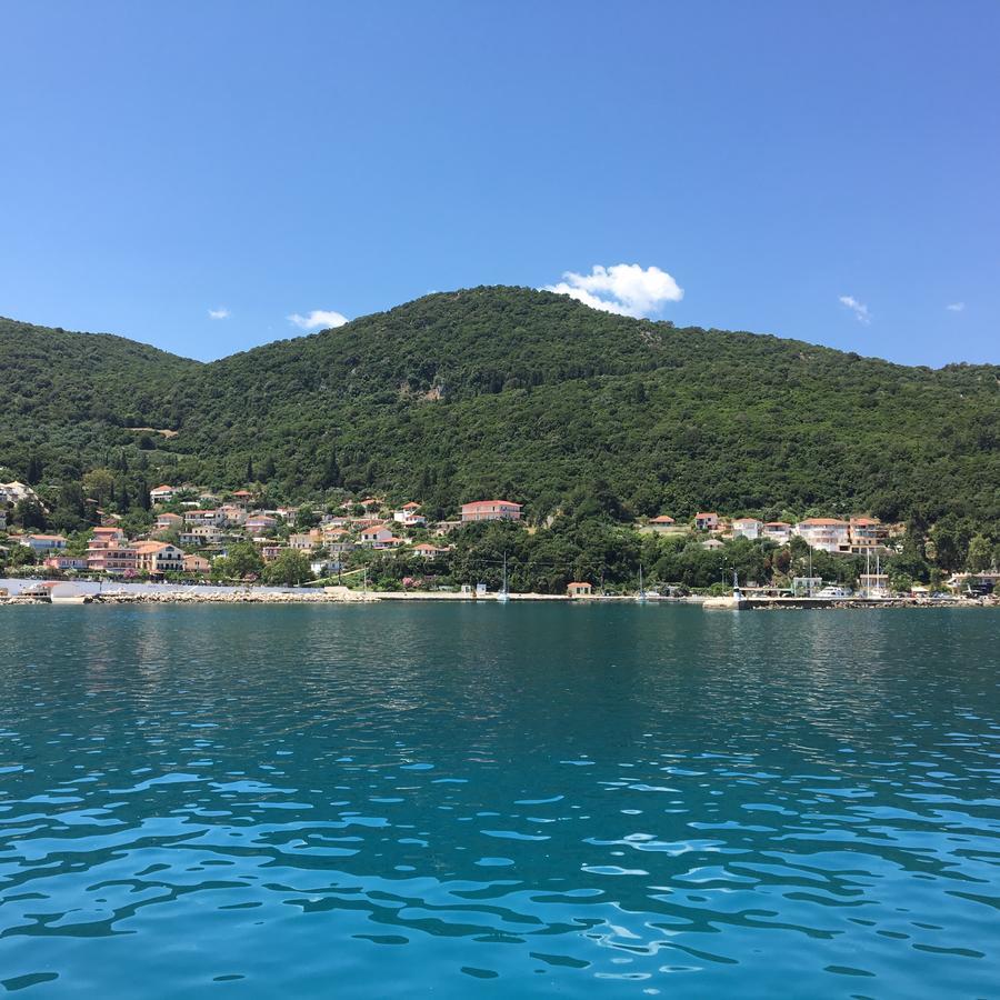 Makis Studios & Apartments Poros  Exterior photo